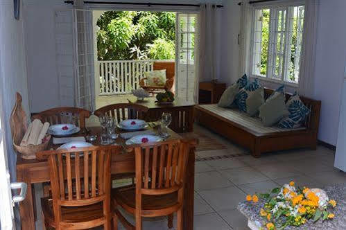 Petit Baie Chalet Pointe La Rue Exterior foto